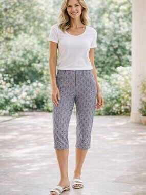 89th & Madison Black and White Patterned Capris